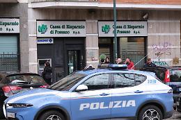Maxi rapina in banca, in due armati di pistole per portare via 30mila euro