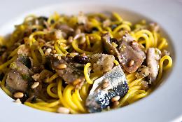 Pasta con le sarde, anima della 
cucina siciliana mare e monti
