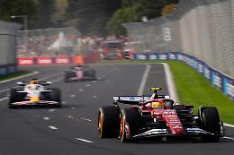 Ferrari, falsa partenza a Melbourne. Le parole di Lewis Hamilton 