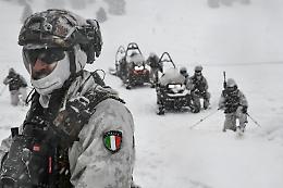 Prove tecniche di "guerra elettronica": i nostri alpini si addestrano come al Polo Nord