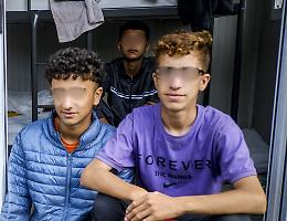 Neonata nella busta della spesa, spunta il sospetto di un traffico di bambini