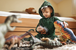 Ecco come far mangiare verdure ai bambini: il fenomeno del "dinosaur time"