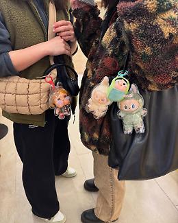 La mania dei Labubu: dalla moda sui social alle passerelle