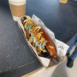 L'Everton bandisce il rosso dallo stadio e il ketchup diventa... blu