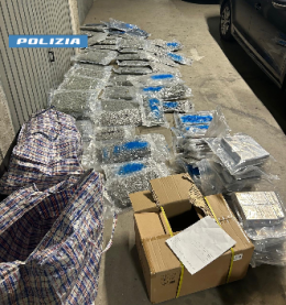VIDEO - In provincia di Torino c'è un garage stracolmo di droga: scatta il maxi sequestro