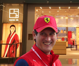 Dalla Ferrari alla moda Made in China, Elkann scrive agli azionisti (ma scorda la Juventus)