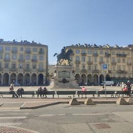 In piazza Bodoni illuminazione anti-vandalo per ridare luce al generale
