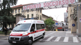 «Salva mia madre o ti ammazzo»: medico del 118 minacciato con una pistola