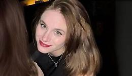 Omicidio Ilaria Sula: l'ultimo saluto della città di Terni, malore per la madre della vittima durante il corteo funebre