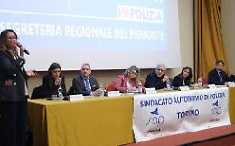 I poliziotti: «Noi facciamo la nostra parte, ora la politica faccia la sua»