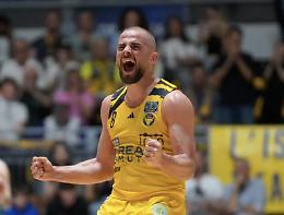 Reale Mutua, dopo aver battuto Cantù i playoff diretti sono diventati possibili
