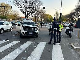 Con la droga nella Jeep scappano dai carabinieri e si schiantano all'incrocio