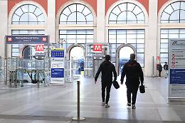 Dalle panchine fino ai bagni, incontri “hard” a Torino Porta Nuova