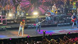 Il "PalaJova" ha aperto: lo show (tutto esaurito) di Lorenzo Jovanotti