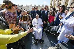 La sorpresa del Papa: il "cameo" a San Pietro