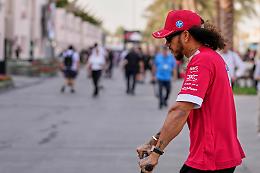 Hamilton stop alle treccine: ecco il suo nuovo look - FOTO