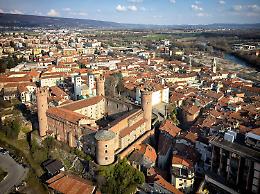 Il sindaco di Ivrea riorganizza la giunta: nuove deleghe per un futuro più dinamico