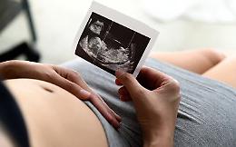 Nascere sani si può: scoperta lista di 300 malattie genetiche curabili prima del parto