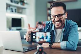 'Come to work with me': l'ascesa dei dipendenti-creator, i nuovi social media manager