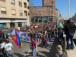 In centinaia a Torino per Fridays for Future, c'è anche la Fiom