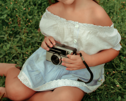 Foto nude a 10 anni per «sentirsi grandi ed essere approvate»