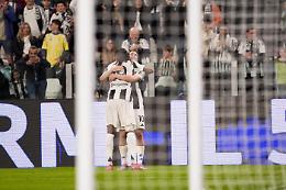 Juve-show per 45', ma il finale è da horror: contro il Lecce finisce 2-1. E per la Champions...