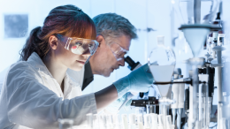 Gli scienziati americani scappano, e l'Europa li vuole 
