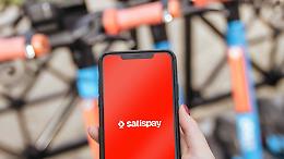 Più servizi, ma anche più costi: la svolta di Satispay divide i negozi torinesi