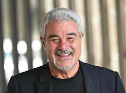 Pino Insegno: “Faccio questo mestiere da quarant’anni". Ritorna a 'Reazione a Catena' negando qualsiasi aiuto da parte dei vertici politici