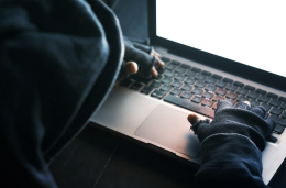 Cinque fake news virali e un piano russo per sabotare la Francia