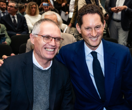 La corsa degli stipendi dei Top Manager:  da Tavares a Elkann, ecco quanto guadagnano 