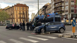 Torino, il semaforo di Largo Francia tra incidenti e riparazioni