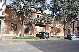 Supermercato e studi medici al posto della fabbrica abbandonata