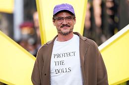 Cosa significa la maglia "Protect The Dolls" di Pedro Pascal?