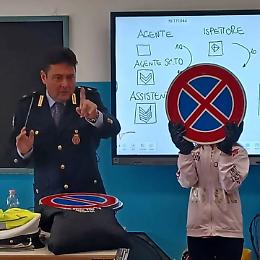 Il saluto ed il congedo del capo della Polizia Municipale di San Benigno, Ivan Fon
