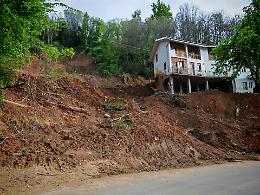 Castellamonte nella morsa del maltempo: sfollati, frane e strade devastate