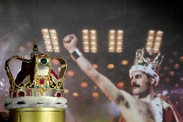 La sorella di Freddie Mercury ricompra in segreto i suoi ricordi all'asta per salvare la memoria del fratello