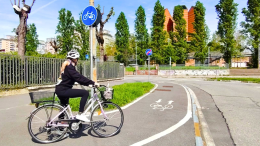 A Torino spunta una pista ciclabile lunga 5 metri: è la più corta del mondo?