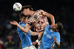 Il Toro sta a guardare la festa del Napoli. Fa tutto McTominay