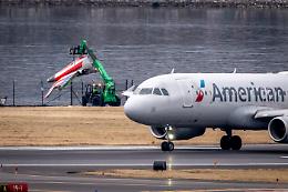 Paura in volo: iPad danneggiato costringe l'aereo all’atterraggio d’emergenza