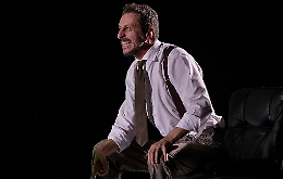 Luca Bizzarri: «Amo il teatro “pericoloso”, quello che dice cose diverse»
