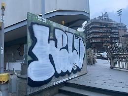 Il "Bosco degli Altri" deturpato dai graffiti: sfregiata la memoria di Lia Varesio