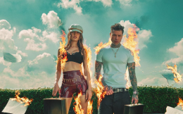 Fedez e Clara raccontano il naufragio di una relazione, nella loro nuova canzone "Scelte Stupide"