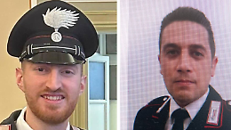 Collegno, parlano i carabinieri-eroi: «Ecco come abbiamo salvato quell'uomo»