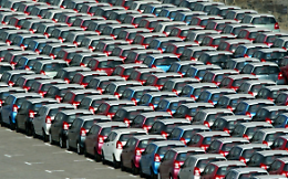 L'Italia sorpassa la Francia nelle immatricolazioni auto: prima volta nella storia recente