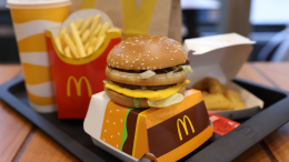 McDonald’s vacilla in America: crollano le vendite, anche l’hamburger non è più una certezza
