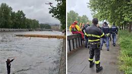 Lungo Dora, si cala dal ponte e finisce in acqua: i pompieri lo salvano in extremis