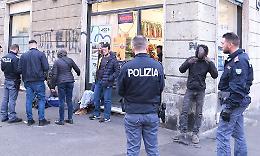 Barriera di Milano, blitz dopo l'omicidio. E scatta la chiusura di un bar