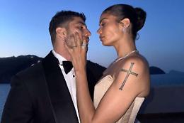 Elodie e Iannone, l’amore corre veloce: cuori, selfie e promesse social prima dei grandi concerti