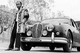 Ritrovata l'auto di Lucio Dalla: una macchina di lusso “a stelle e strisce” 